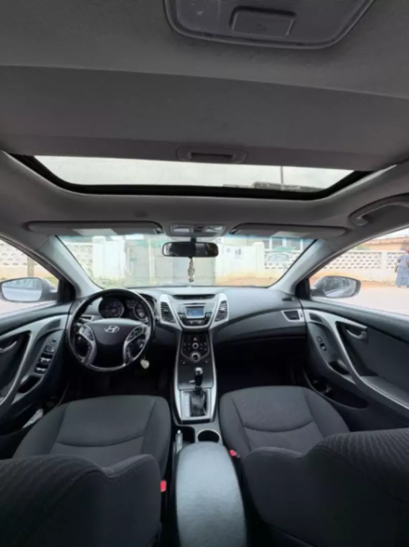Hyundai Elantra - 2015