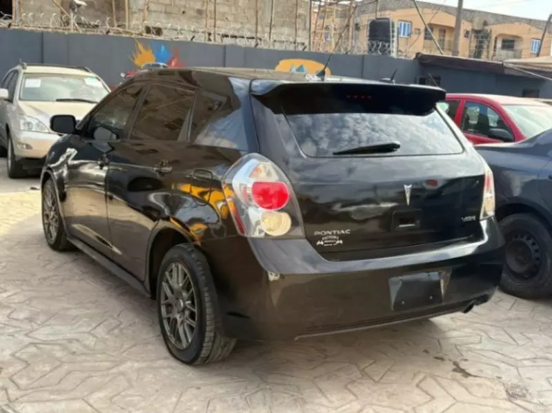 Pontiac Vibe   - 2010