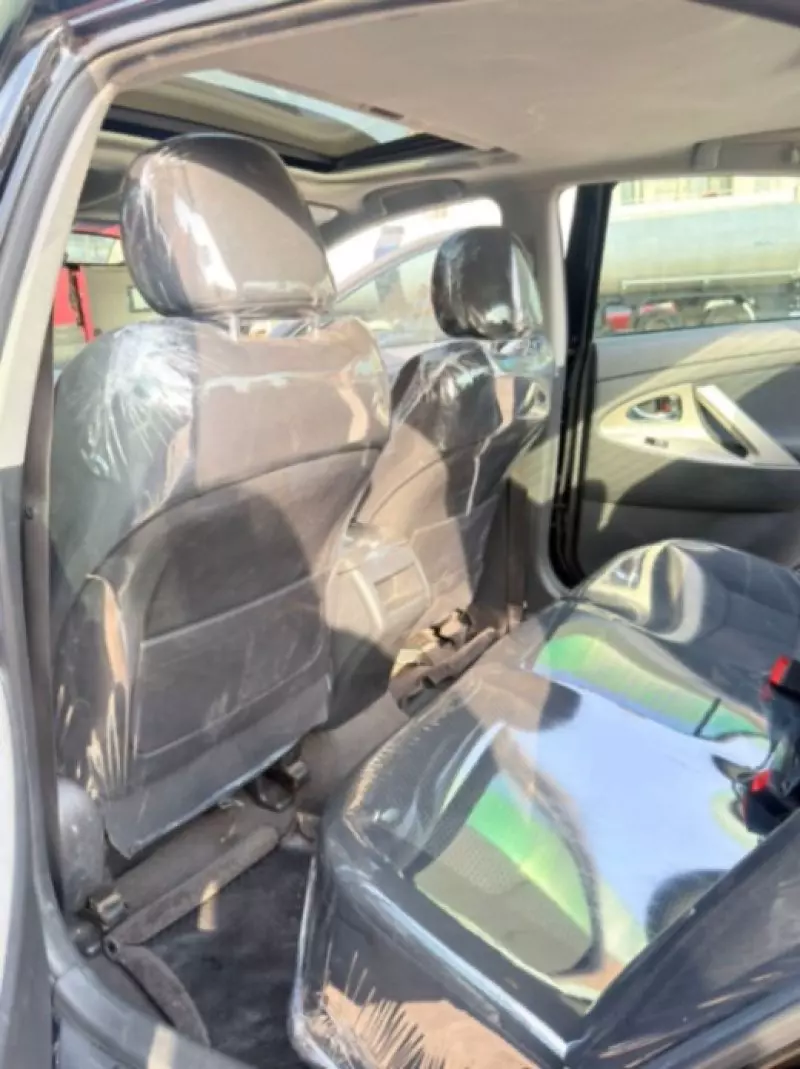 Toyota Camry   - 2011