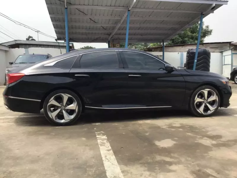 Honda Accord   - 2020