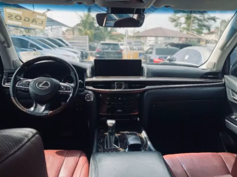 Lexus LX 570   - 2016