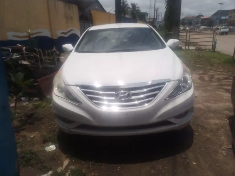 Hyundai Sonata   - 2013