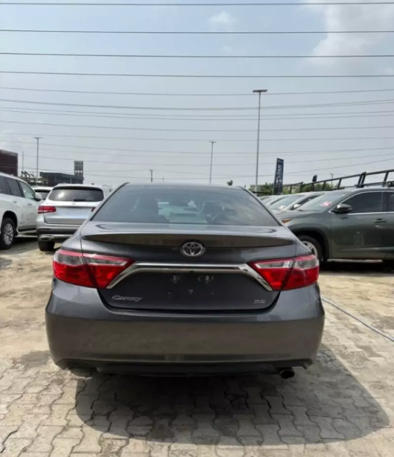 Toyota Camry - 2015
