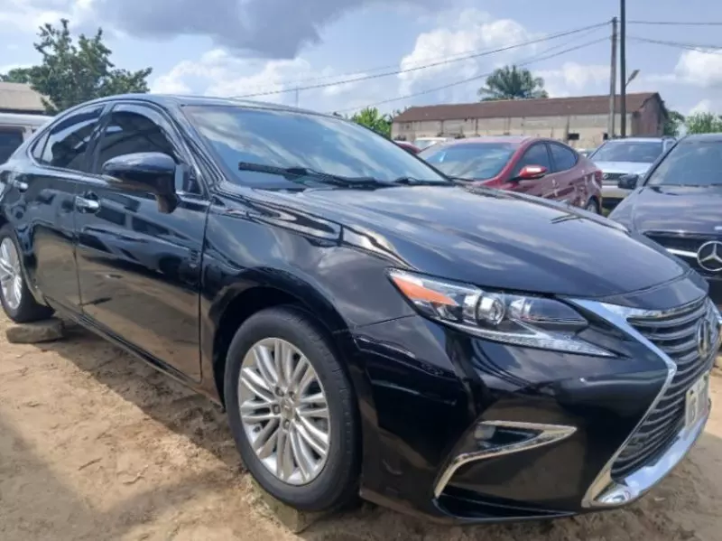 Lexus ES   - 2013