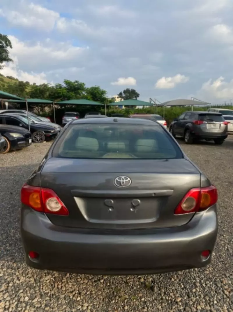 TOYOTA Corolla   - 2010