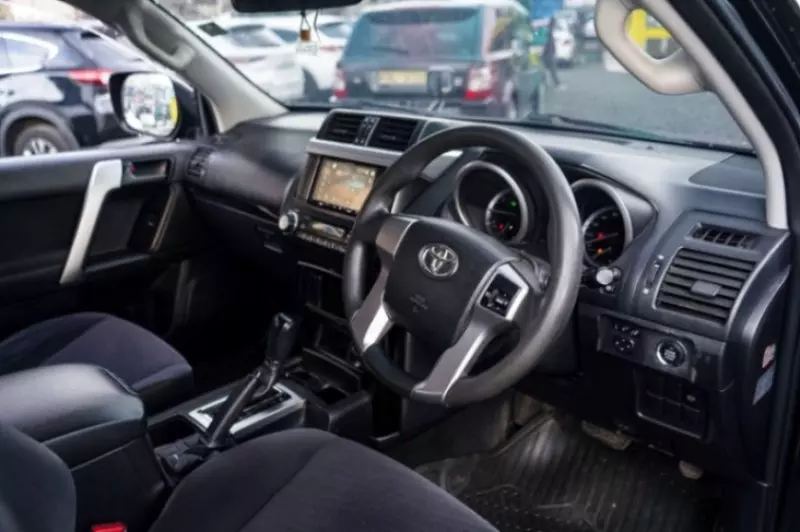Toyota Landcruiser   - 2015