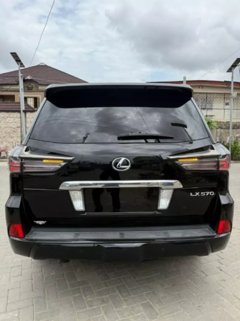 Lexus RX   - 2017