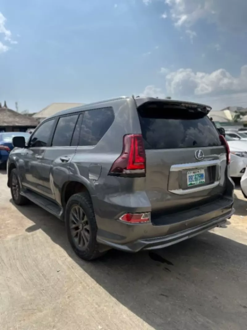 Lexus GX   - 2011
