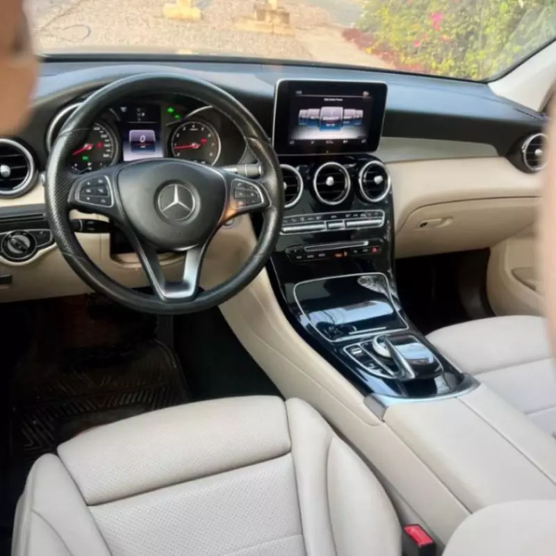 Mercedes-Benz GLC 300   - 2017