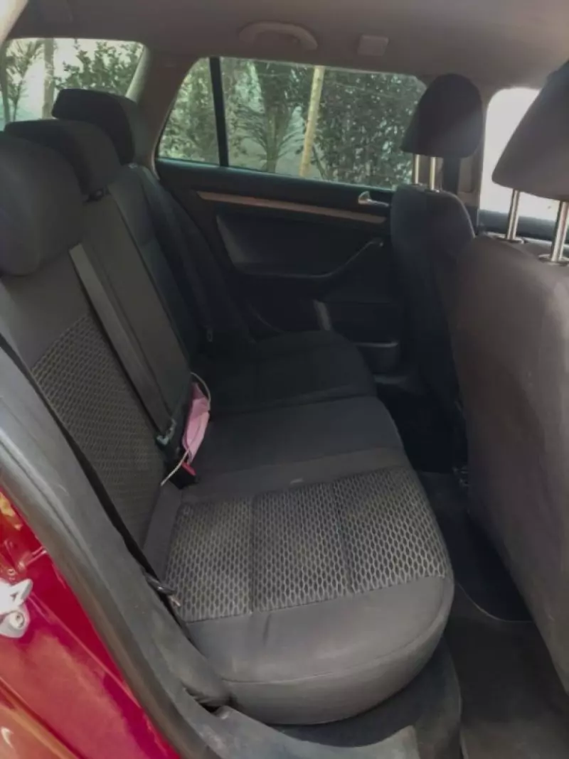 Volkswagen Golf   - 2011