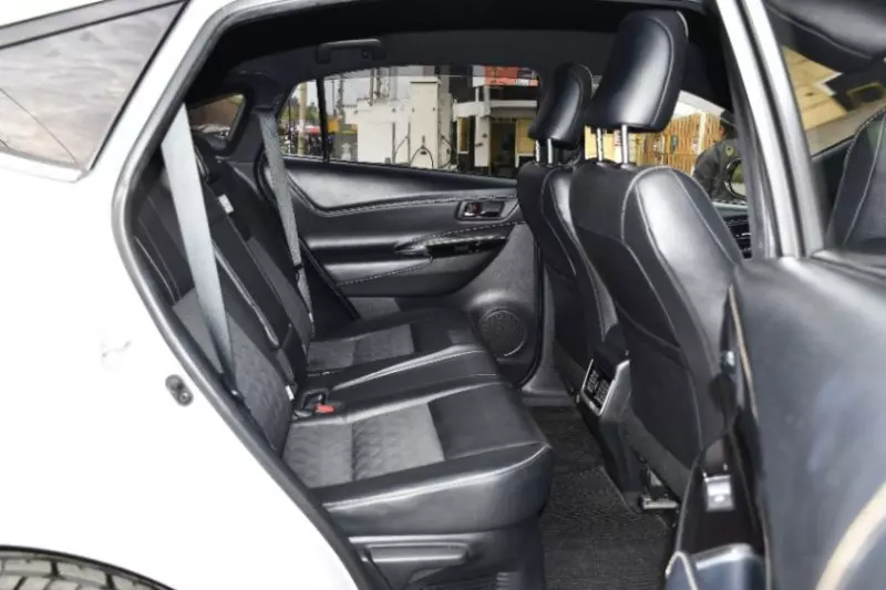 Toyota Harrier   - 2018