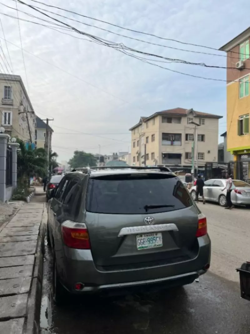 Toyota Highlander   - 2010