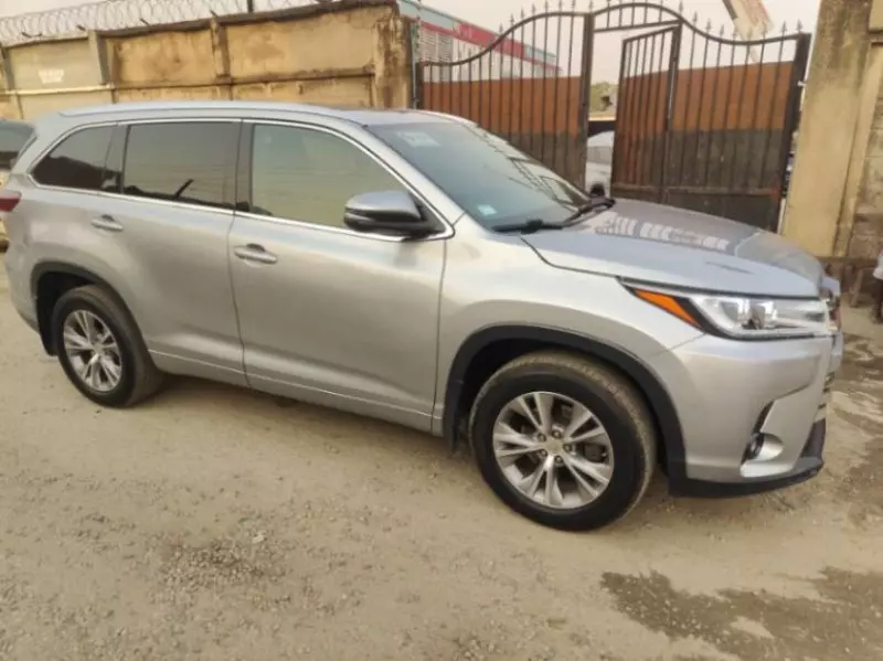 Toyota Highlander   - 2014