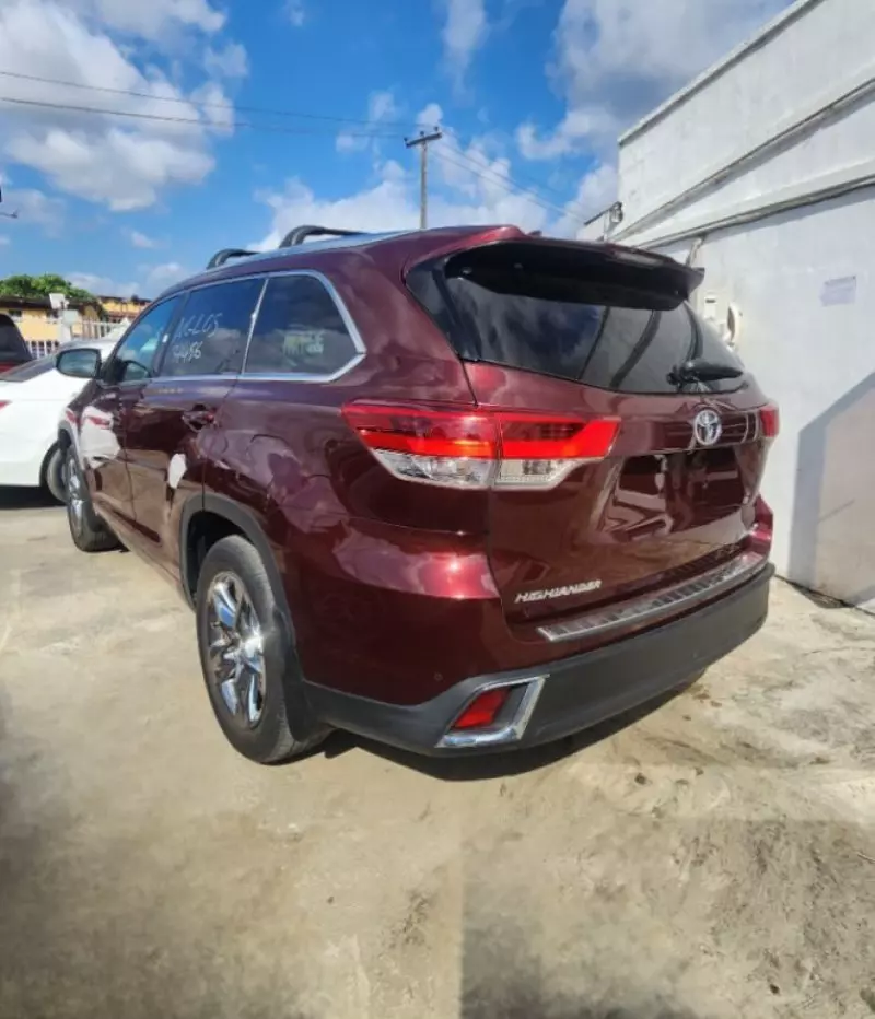 Toyota Highlander   - 2018