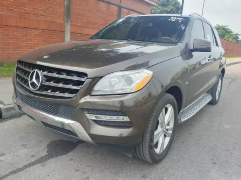 Mercedes-Benz ML 350   - 2012