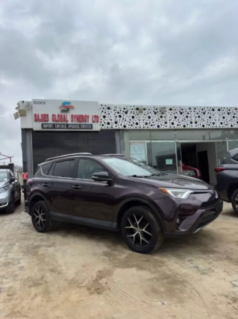 Toyota Rav 4 Hybrid   - 2017