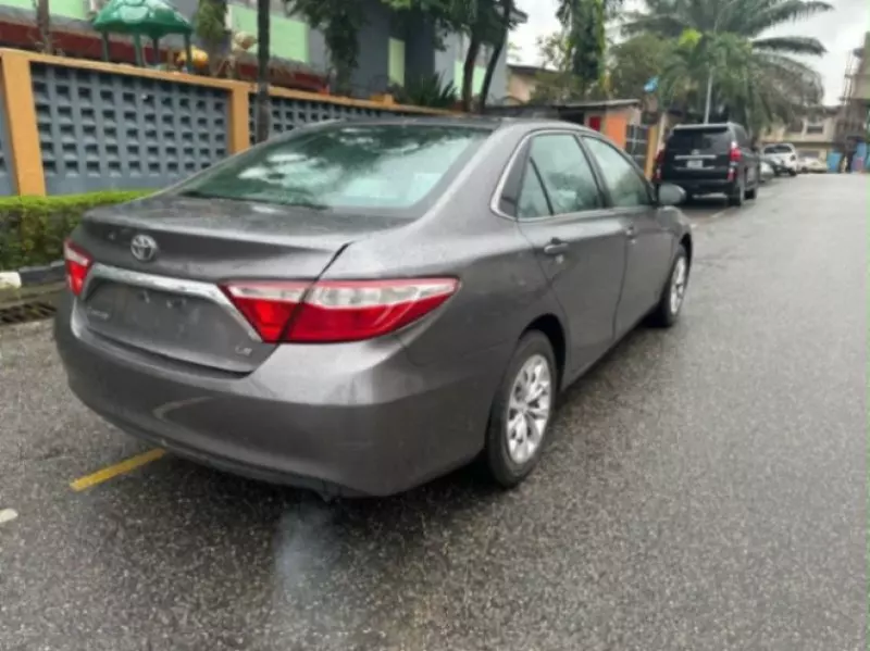TOYOTA Camry - 2015