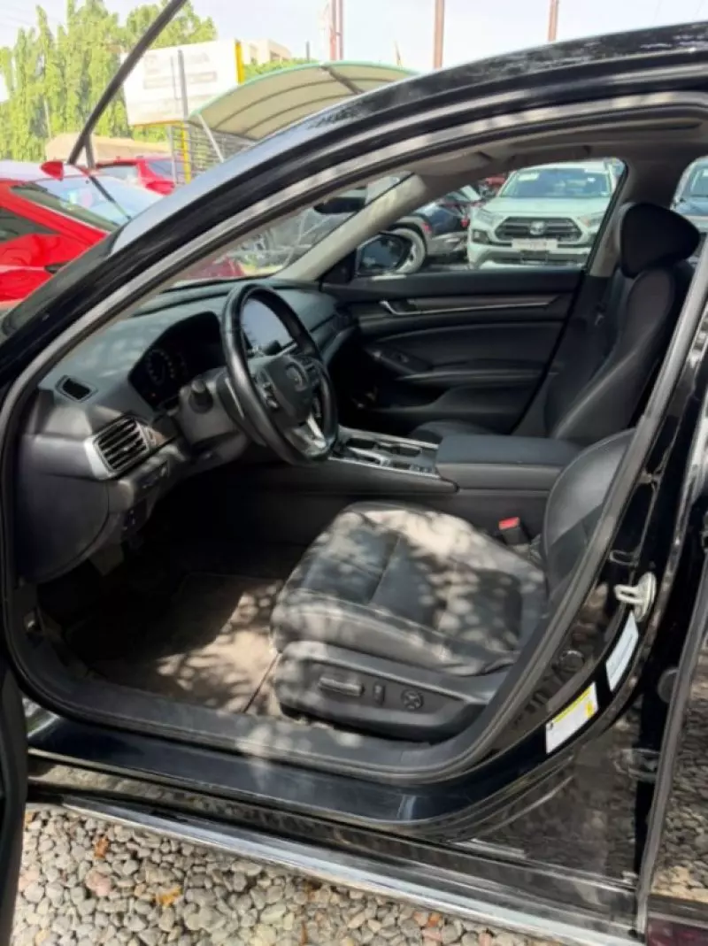 Honda Accord   - 2019