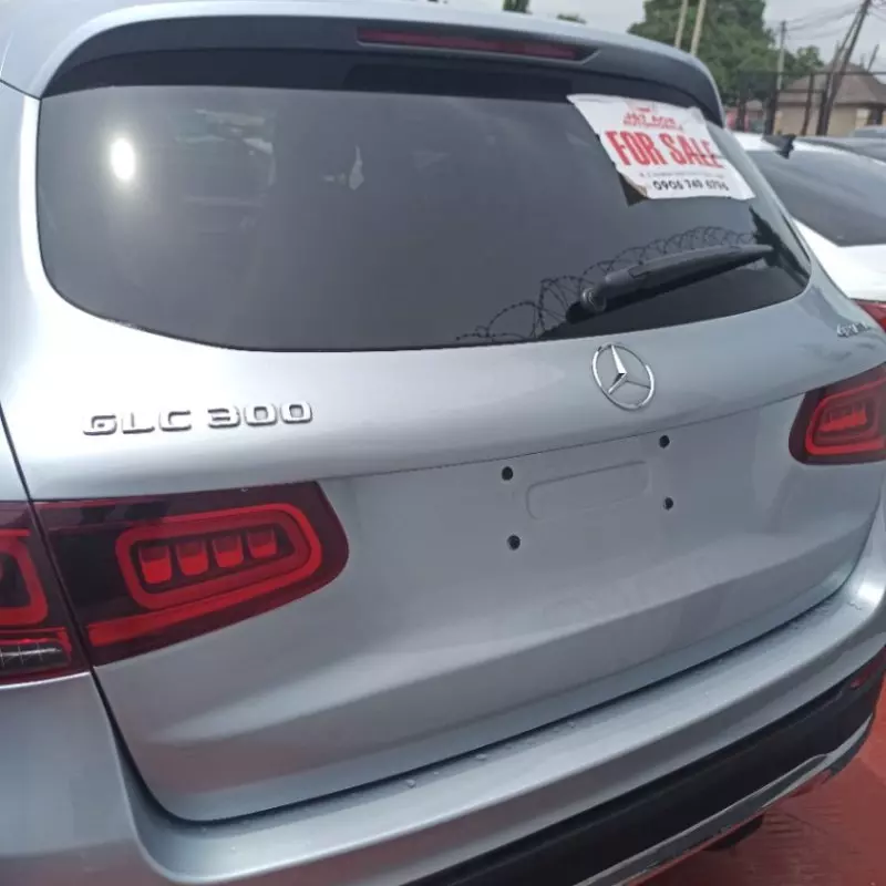 Mercedes-Benz GLC 300 - 2021