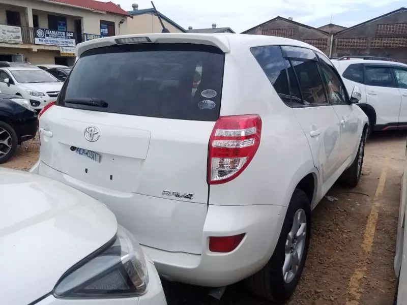 Toyota Vanguard    - 2012