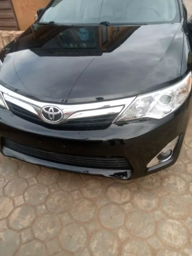 TOYOTA Camry - 2012
