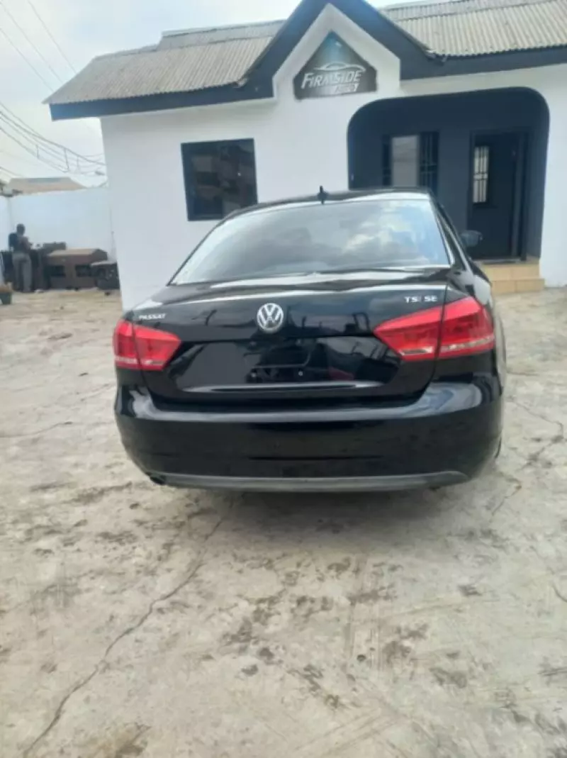 Volkswagen Passat   - 2014