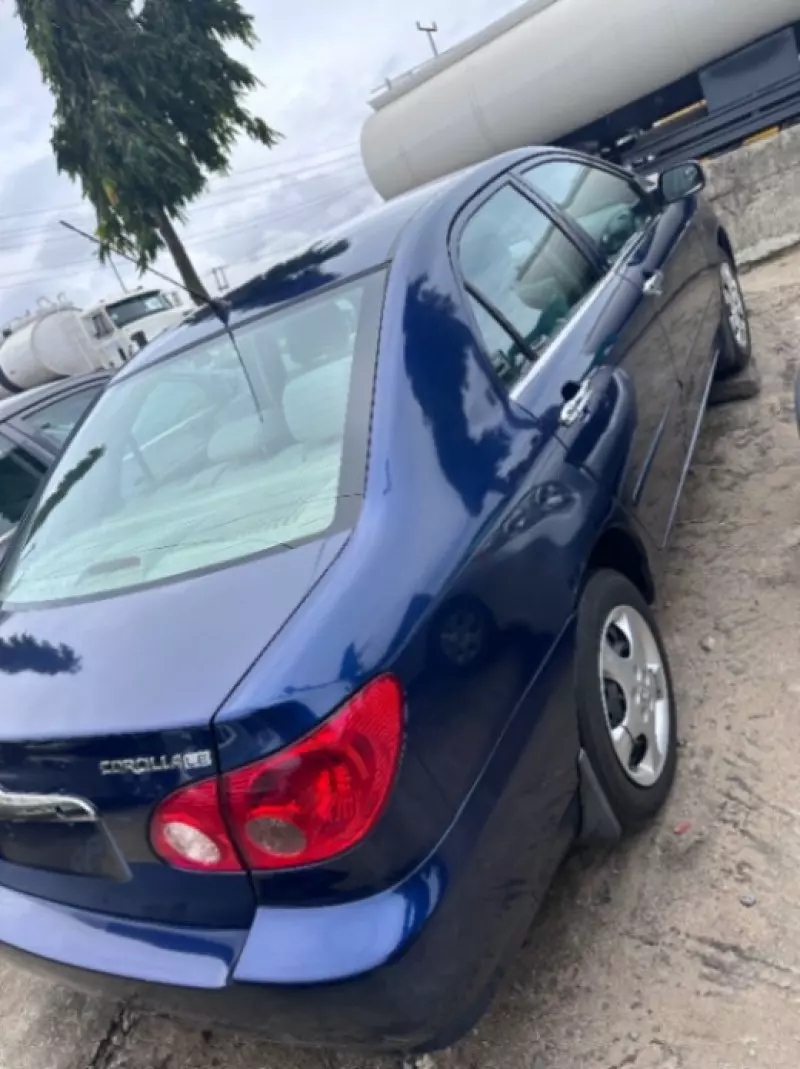 Toyota Corolla   - 2005