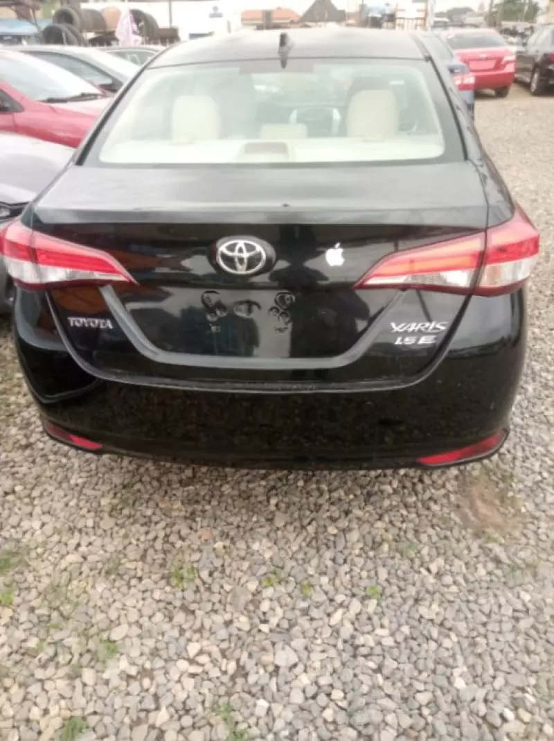 TOYOTA Yaris   - 2020