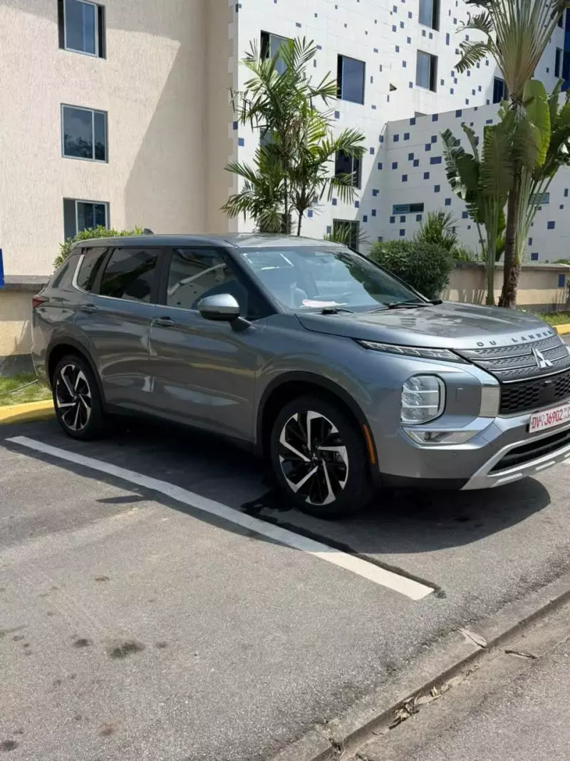 Mitsubishi Outlander GLX   - 2022