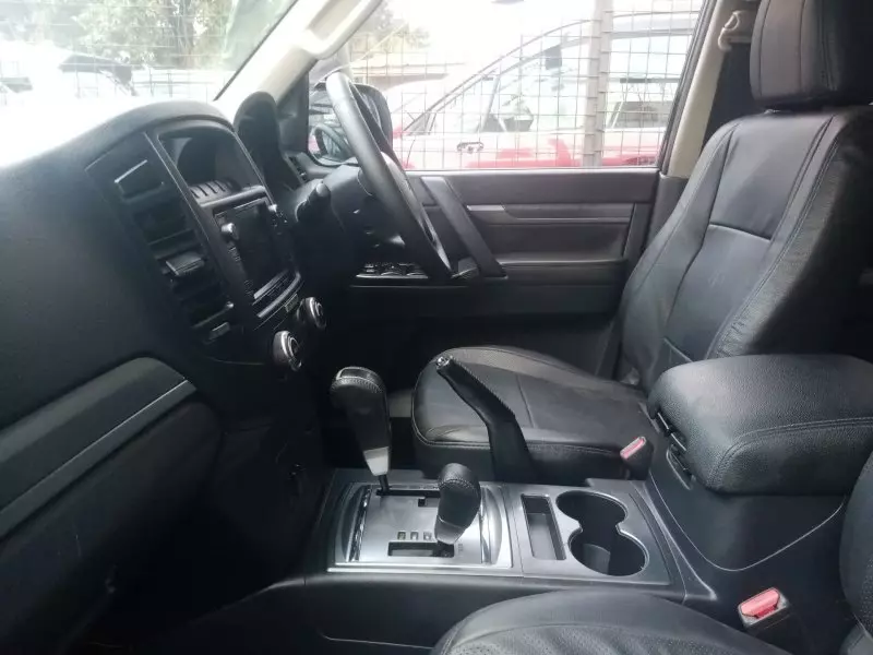 Mitsubishi Pajero   - 2011