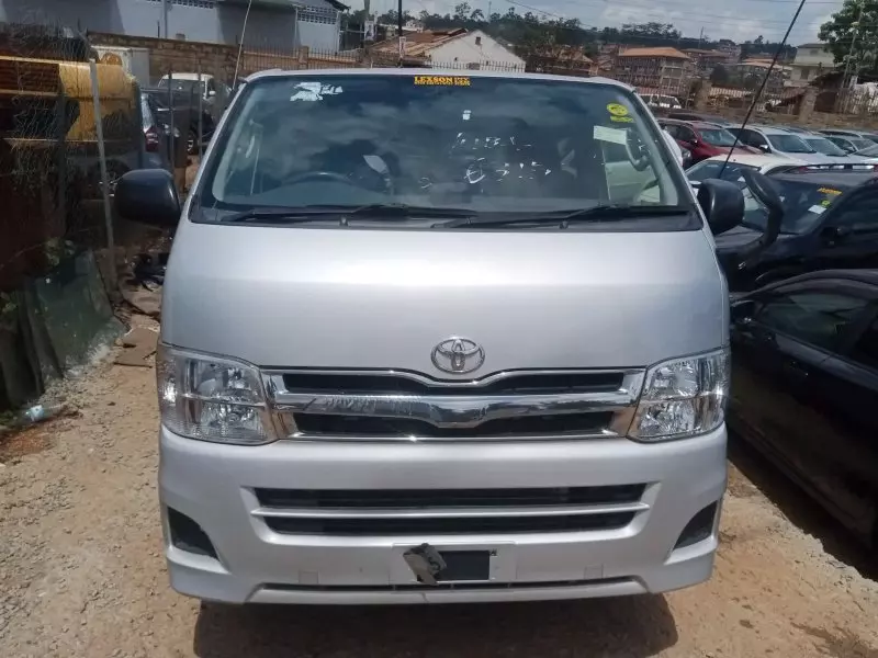 Toyota Hiace   - 2013
