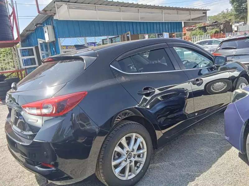 Mazda Axela    - 2018