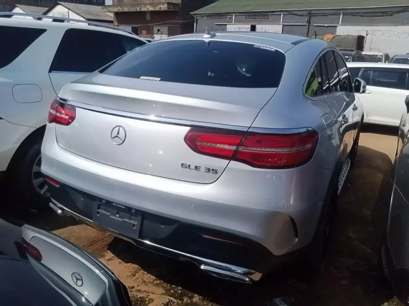 Mercedes-Benz GLE 300   - 2016