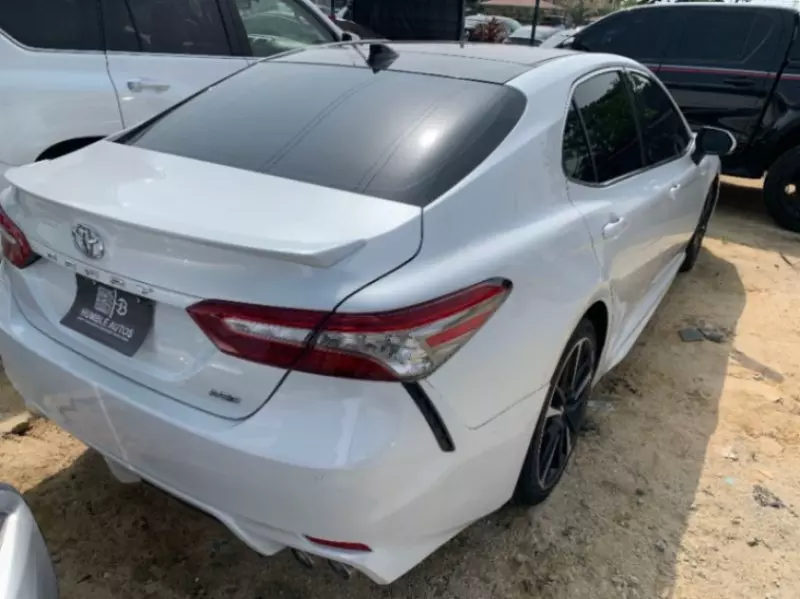 Toyota Camry   - 2018