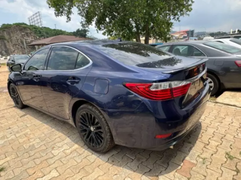 Lexus ES - 2013