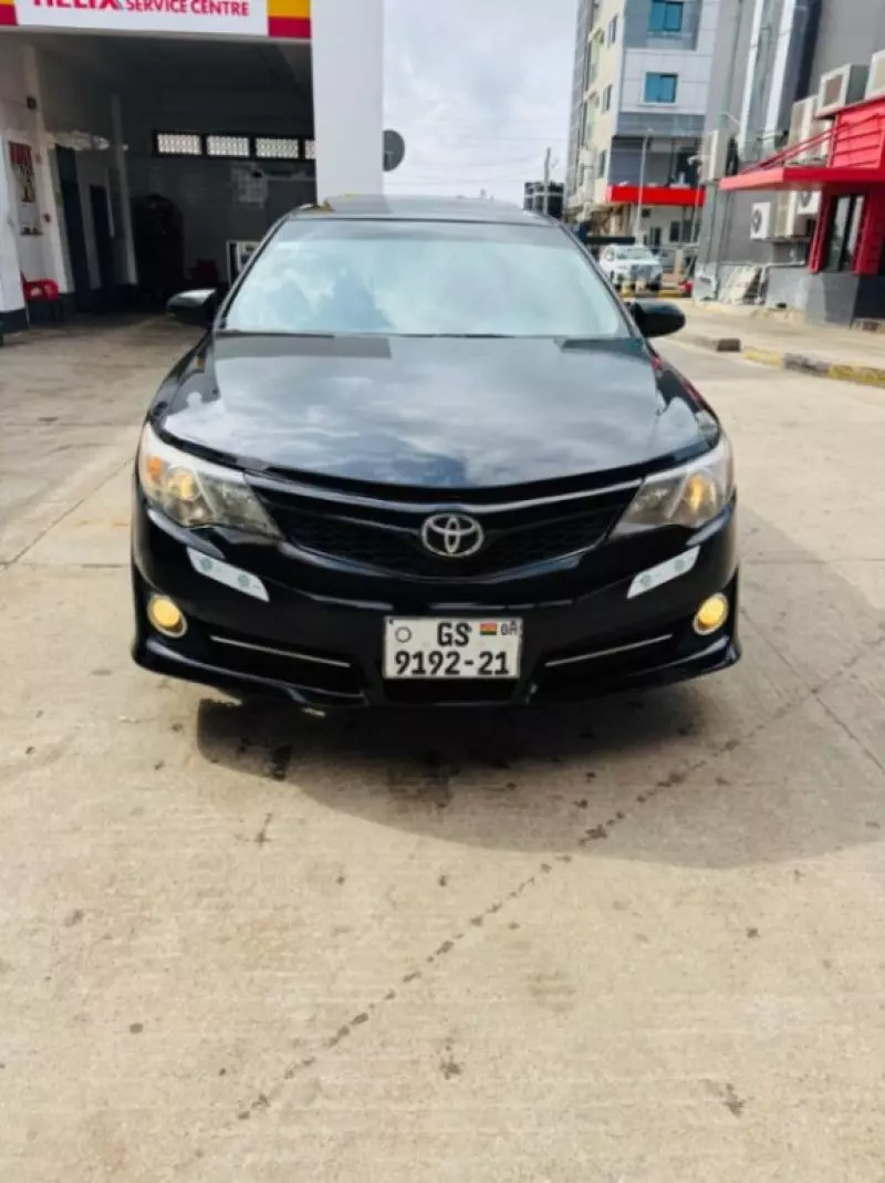 Toyota Camry   - 2014