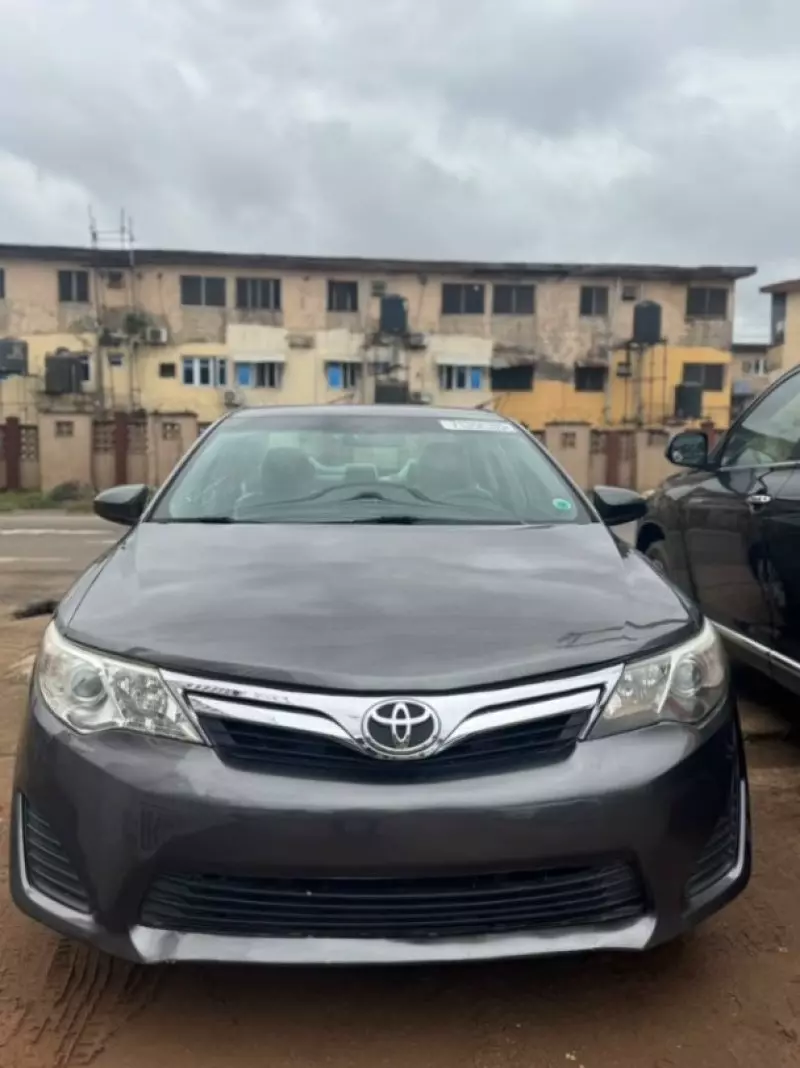 TOYOTA Camry   - 2013