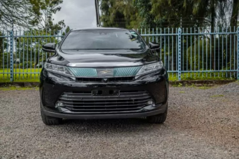 Toyota Harrier   - 2019