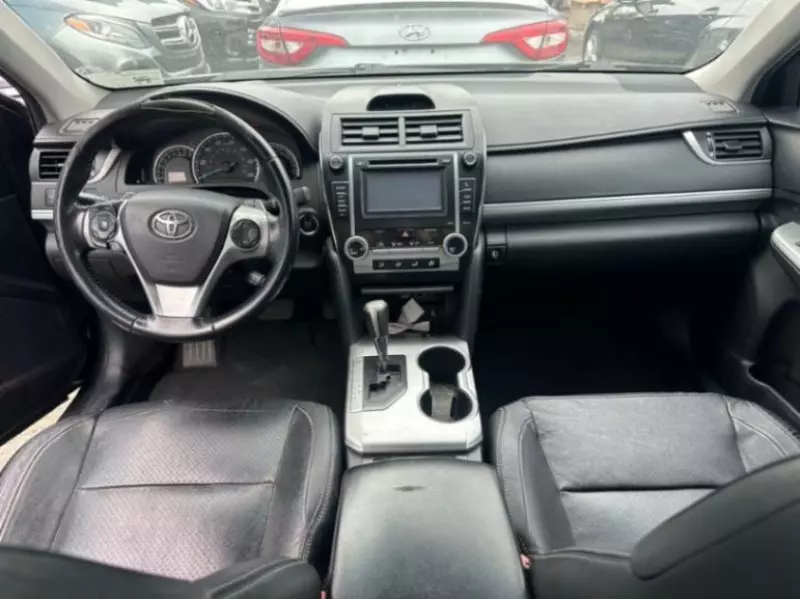 Toyota Camry   - 2014