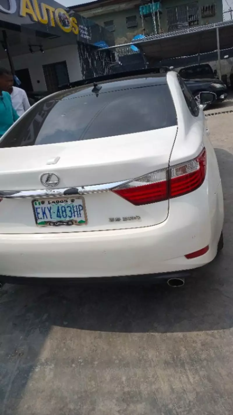Lexus ES   - 2013