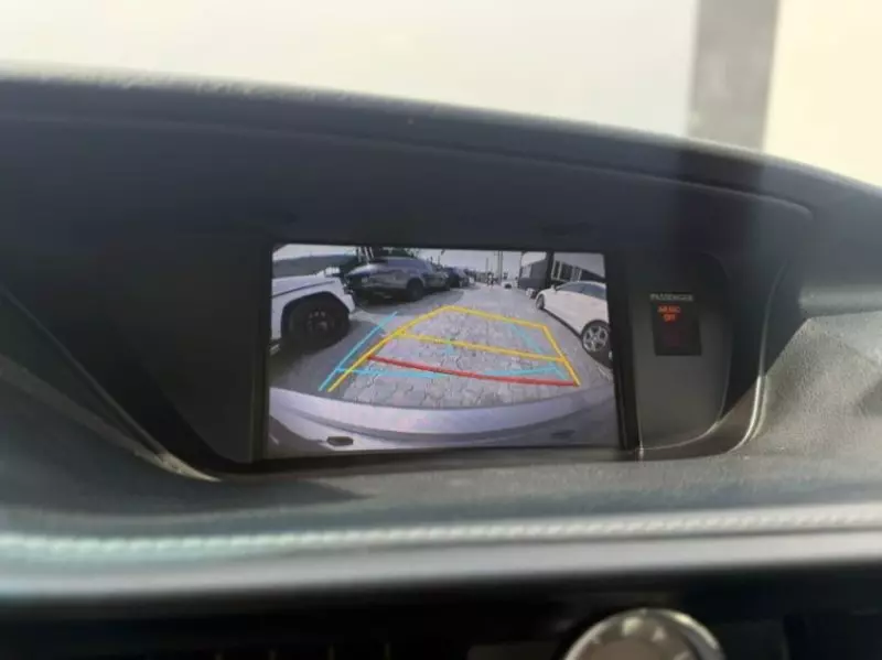 Lexus ES   - 2015