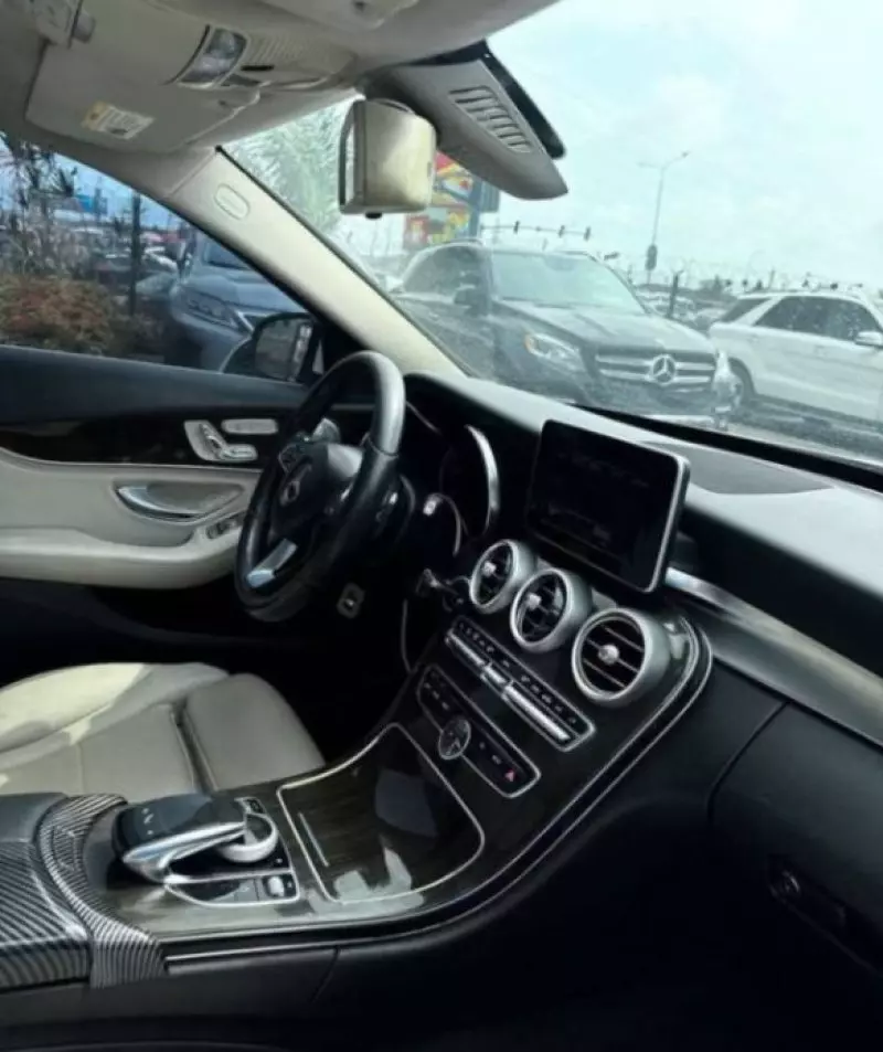 Mercedes-Benz C 300   - 2015