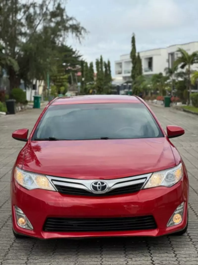 Toyota Camry   - 2013