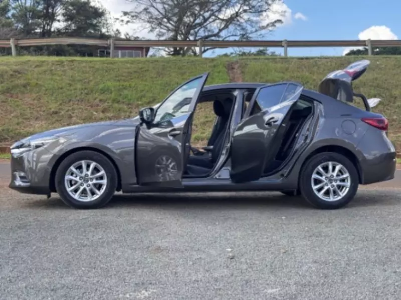 Mazda Axela    - 2018