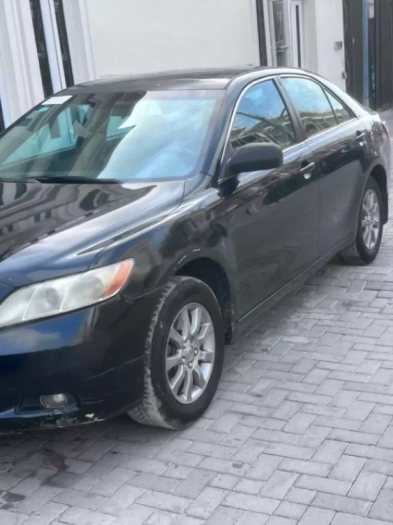 Toyota Camry   - 2009