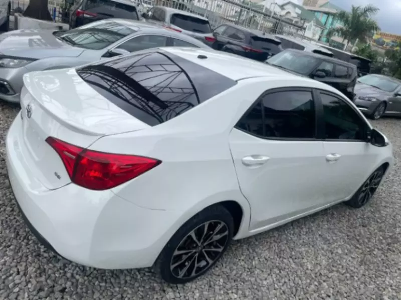 TOYOTA Corolla   - 2018