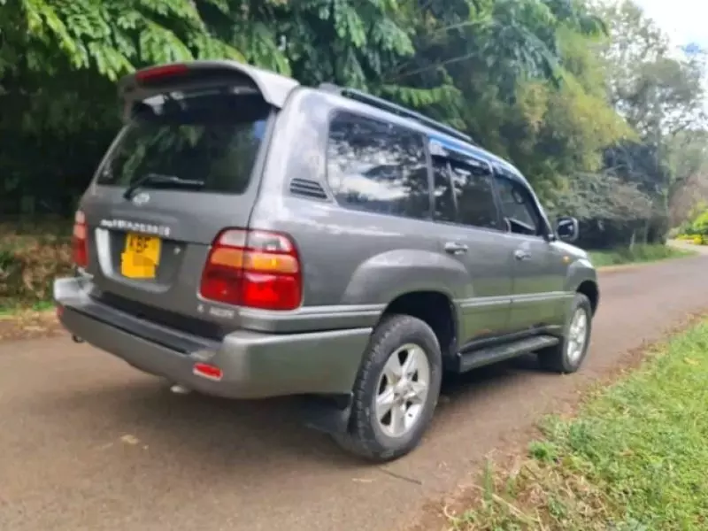 Toyota Land Cruiser   - 2001