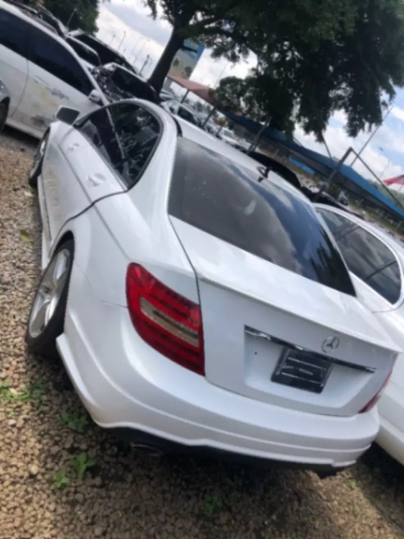 Mercedes-Benz C 300   - 2013