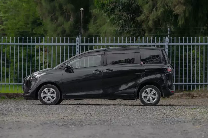 TOYOTA Sienta   - 2020