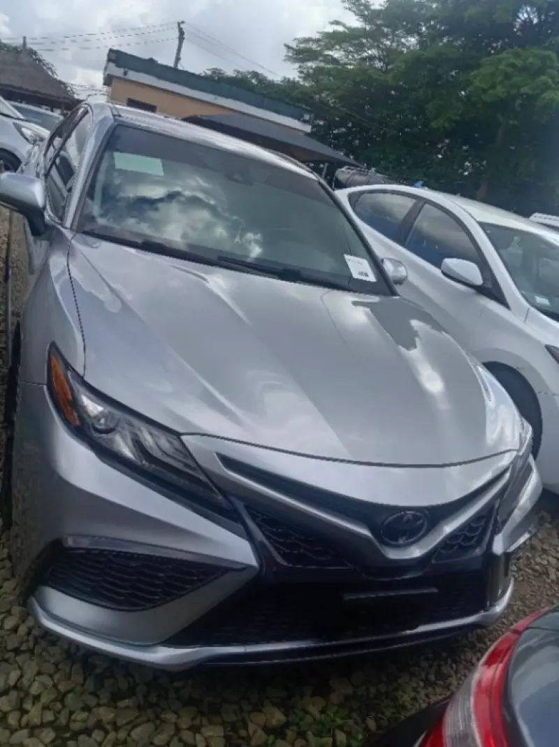 TOYOTA Camry   - 2021